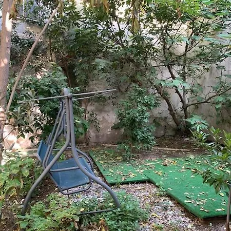 Apartament In Cihangir, Comfortable, Central With Garden Stambuł