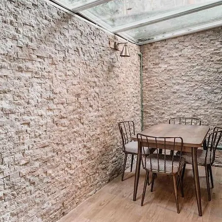 Apartment In Cihangir, Comfortable, Central With Garden Istanbul