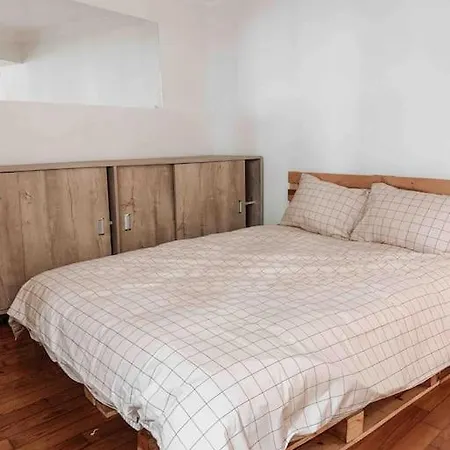 Apartment In Cihangir, Comfortable, Central With Garden Istanbul
